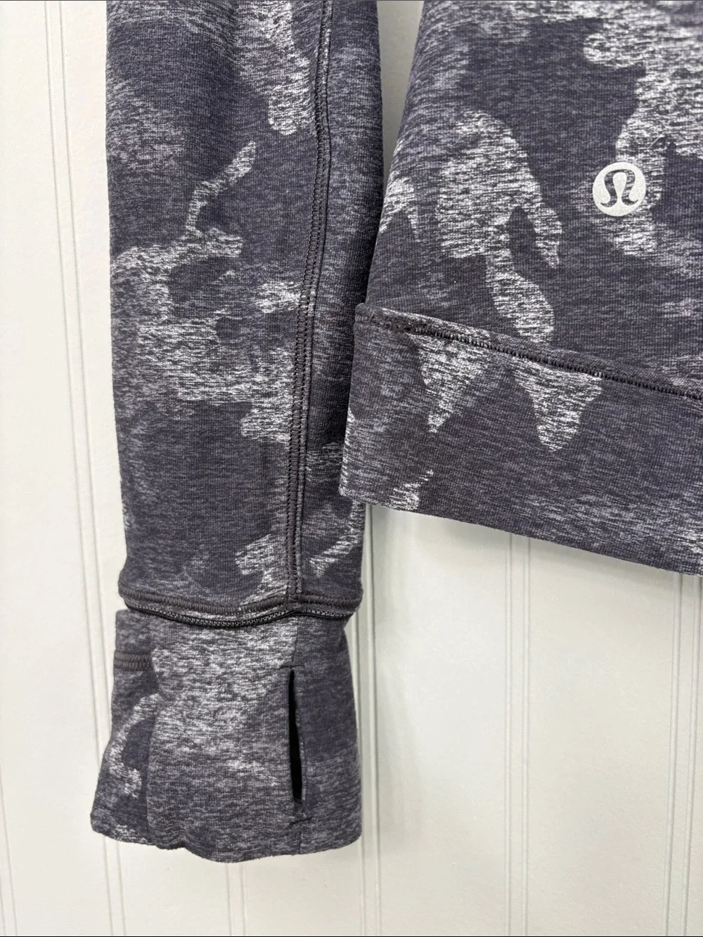 Lululemon Outrun the Elements 1/2 Zip Pullover Long Sleeve Top Blue Black Camo